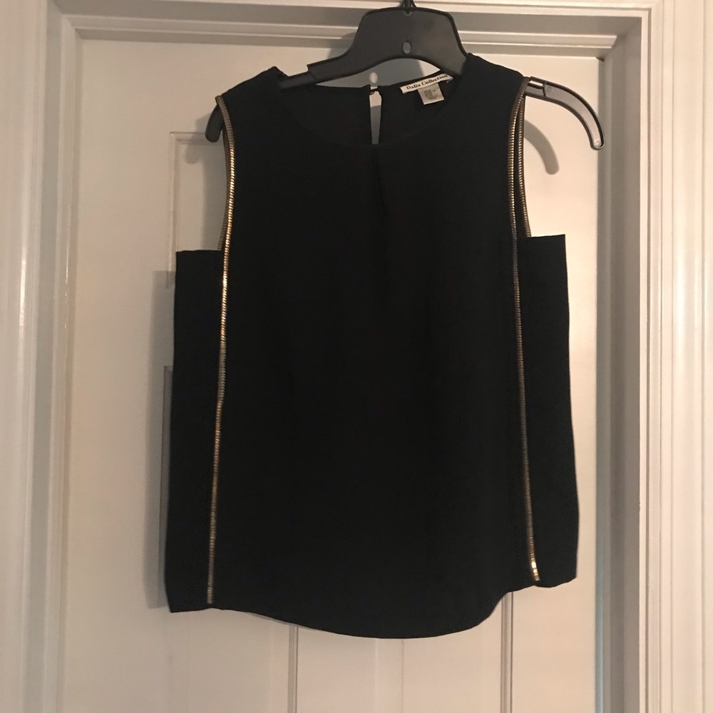 Cropped gold lined accent sleeveless top